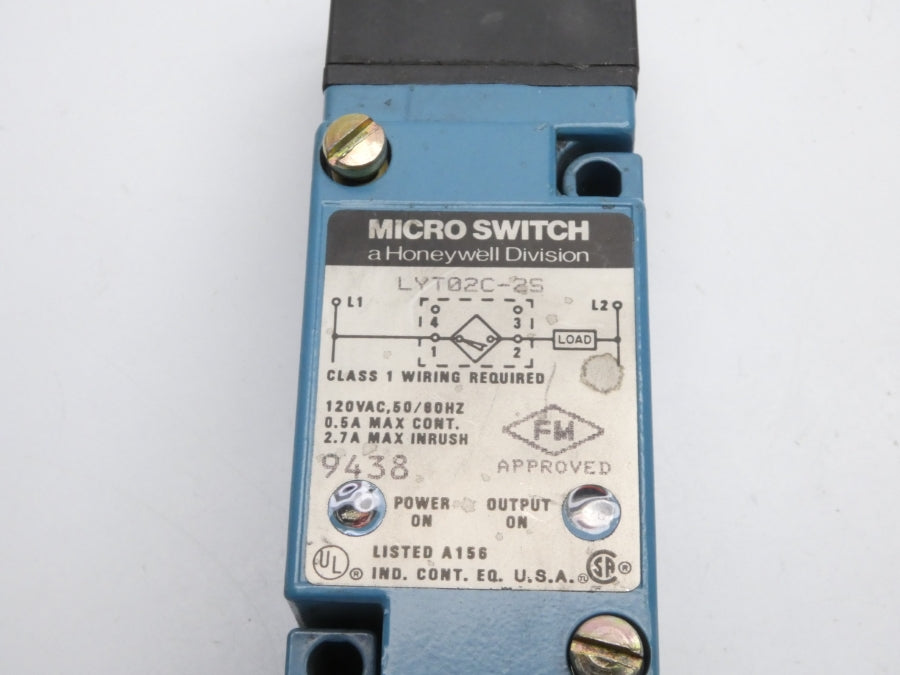 MICRO SWITCH LYT02C-2S 120VAC 2.7A UNMP