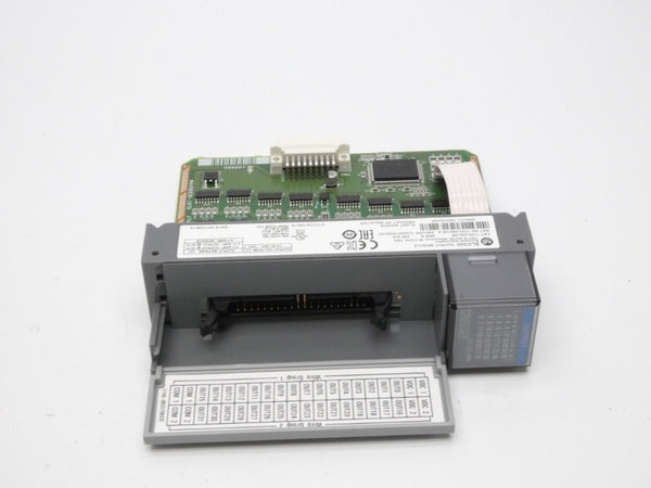 ALLEN BRADLEY 1746-OB32E SER. A VER. 02 10-30VDC 8.0A NSMP