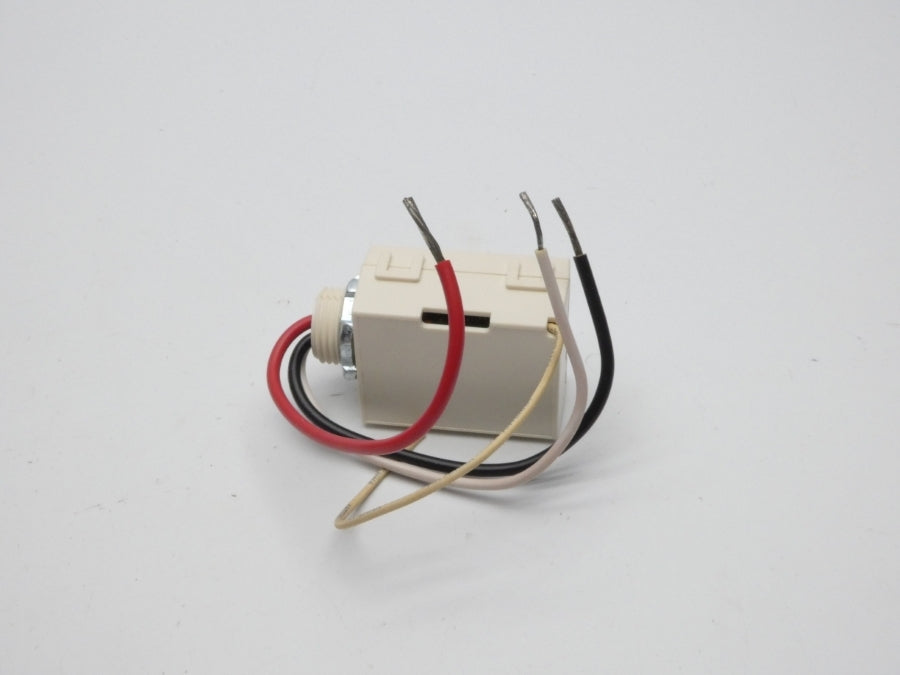 ILLUMRA E3R-R12-3HOTP 120VAC 3A NSMP