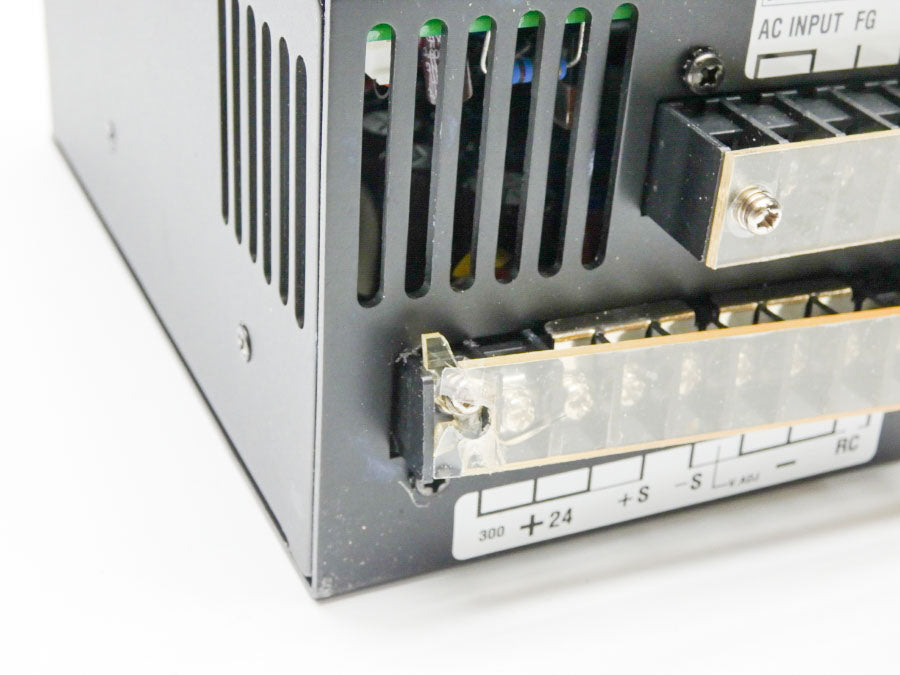 FINE SUNTRONIX VSF300-24 180-264VAC 3.5A (AS PICTURED) NSMP