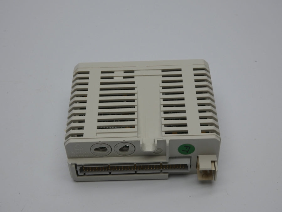 ABB 3BSE008516R1 AI810 0-10V NSMP
