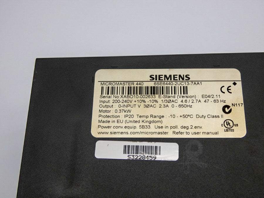 SIEMENS 6SE6440-2UC13-7AA1 VER. 2.11 200-240V 4.6/2.7A UNMP
