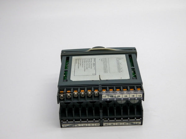 EUROTHERM 32H8/VC/VH/RRR/X/XXX/G/ENG/ENG 100/240VAC 2A UNMP