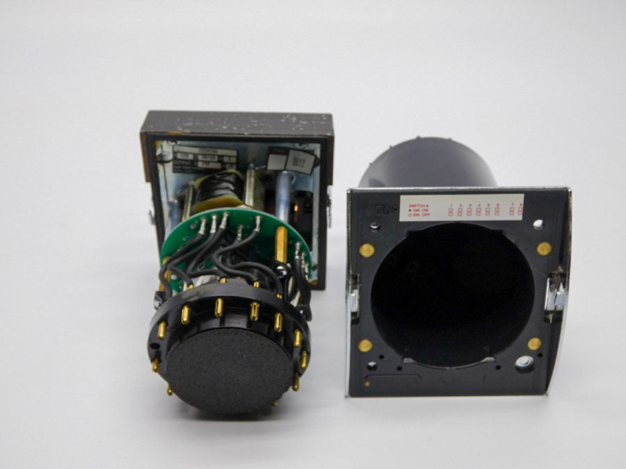 EAGLE SIGNAL CX202A6 120/240V 10A 3M (AS PICTURED) NSMP