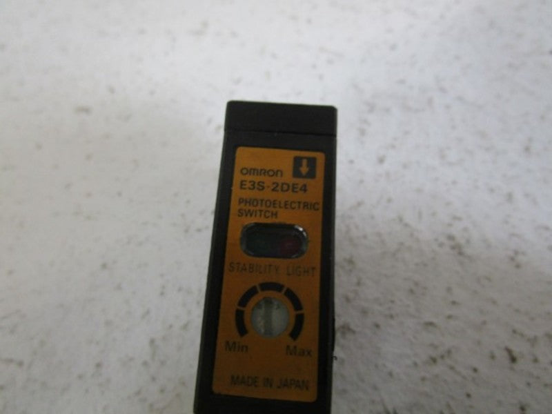 OMRON PHOTOELECTRIC SWITCH E3S-2DE4 UNMP