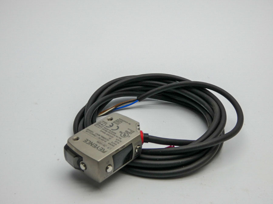 KEYENCE LR-ZB100N*** 10-30VDC NSMP