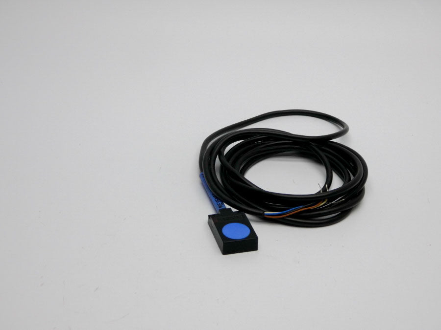 KEYENCE EZ-18T 12-24VDC NSNP