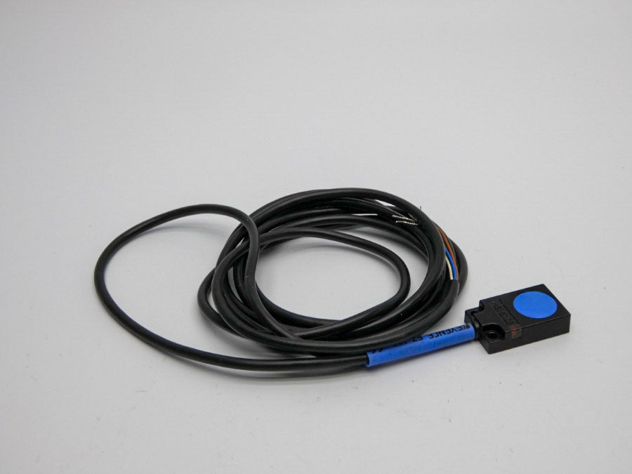 KEYENCE EZ-18T 12-24VDC NSNP