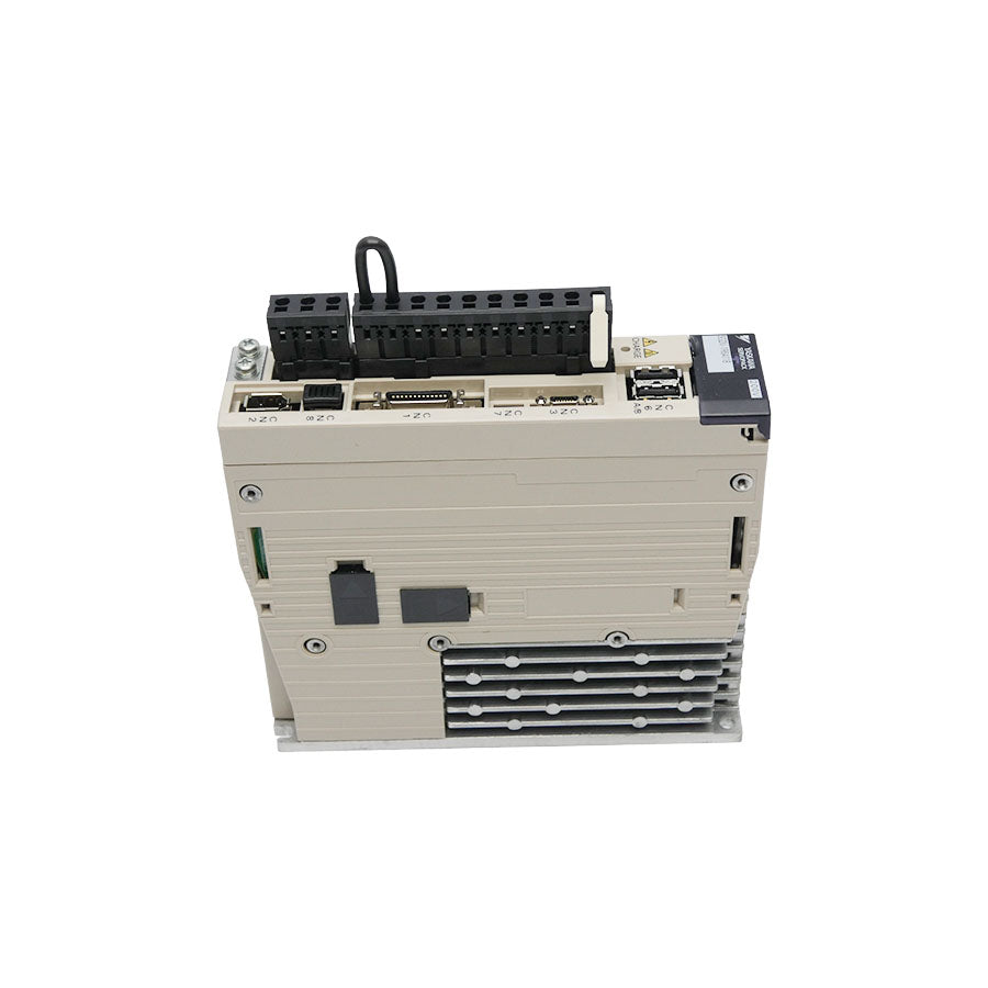 YASKAWA SGDV-1R6A11B 230V 1.6A NSNP