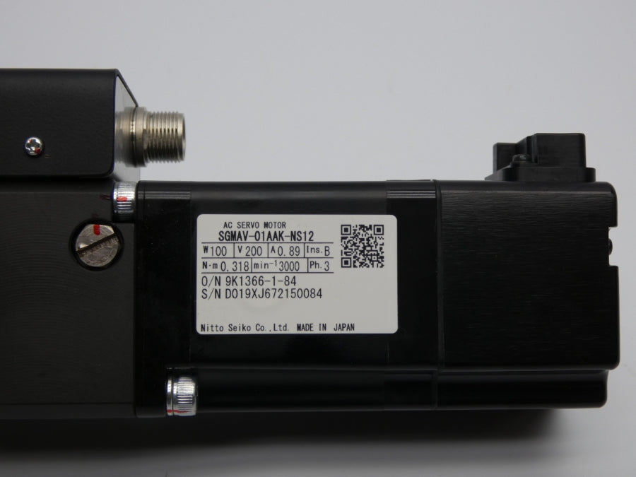 YASKAWA SGMAV-01AAK-NS12 200V 0.89A (AS IS) NSMP