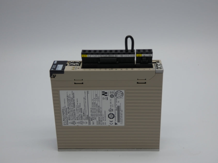 YASKAWA SGDV-1R6A11B 200-230V 1A NSMP