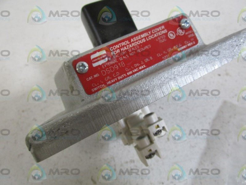 CROUSE-HINDS PUSH BUTTON CONTROL ASSEMBLY COVER DSD918  NSMP