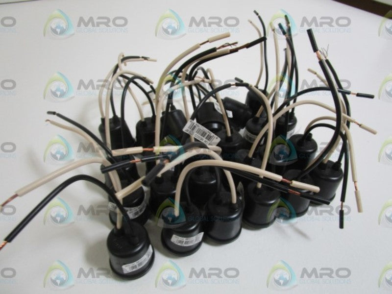 LOT OF 24 LEVITON OUTDOOR INCANDESCENT LAMPHOLDER 124-D NSMP