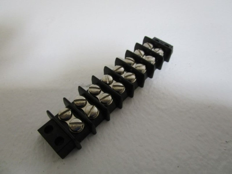 LOT OF 10 TRW CONNECTORS 8-140 NSMP