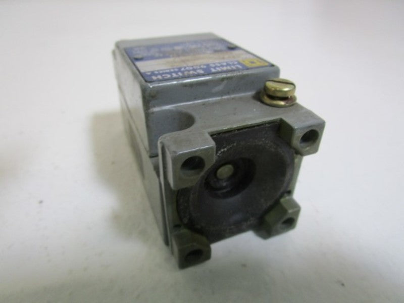SQUARE D LIMIT SWITCH PLUG-IN UNIT LESS HEAD 9007-C062 SER .A UNMP