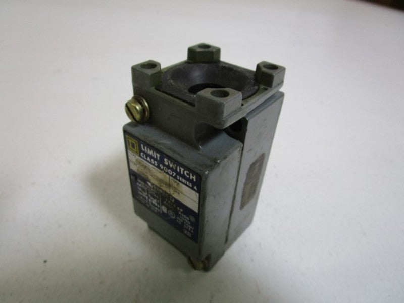 SQUARE D LIMIT SWITCH PLUG-IN UNIT LESS HEAD 9007-C062 SER .A UNMP