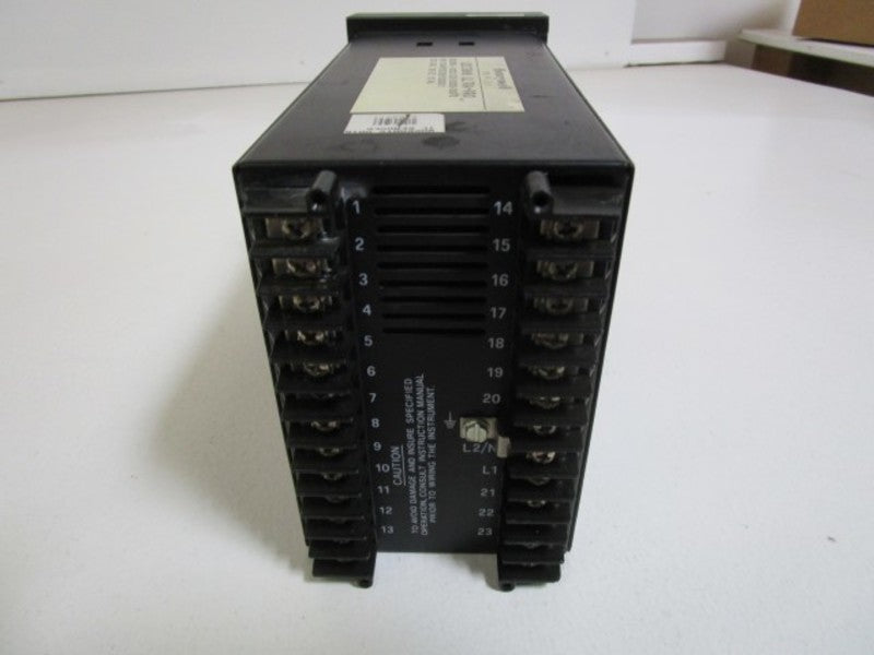HONEYWELL TEMPERATURE CONTROLLER DC5066-1-0C03-220-00000-000-0 UNMP