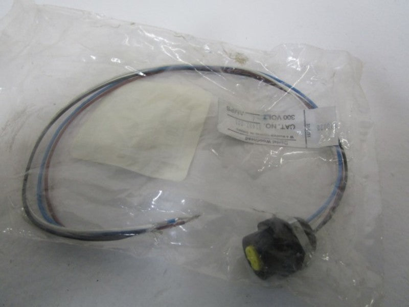 LOT OF 2 BRAD HARRISON 4P FEMALE RECEPTACLE 81432-001 NSMP