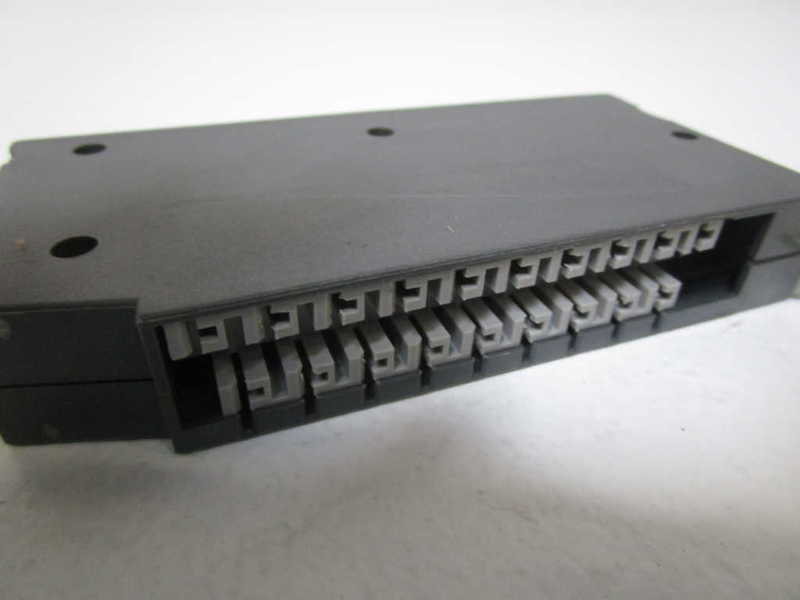 KLOCKNER MOELLER INTERFACE MODULE REMOTE S201-VL300 NSNP OF BOX