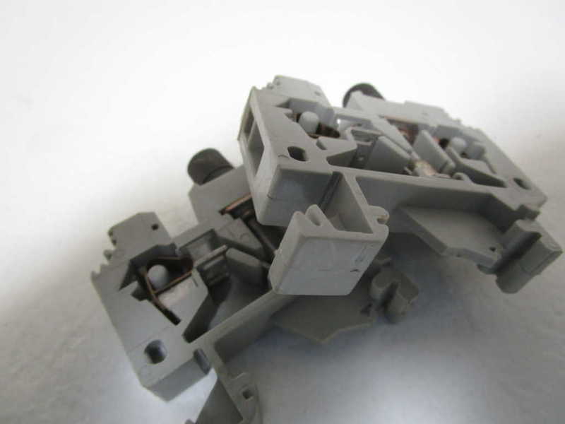 LOT OF 2 WAGO TERMINAL FUSE BLOCK 282-128 UNMP