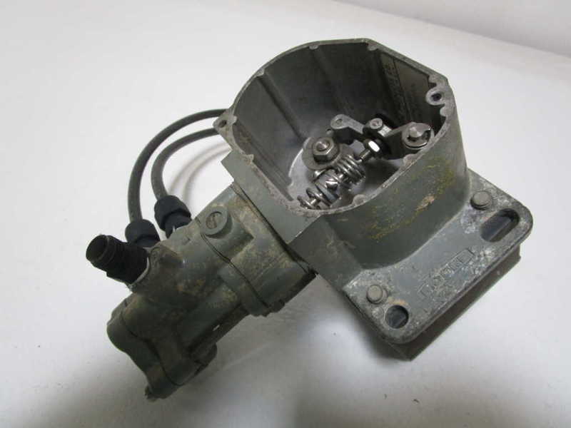 MOORE 750P32NNNN VALVE POSITIONER (AS PICTURED) UNMP