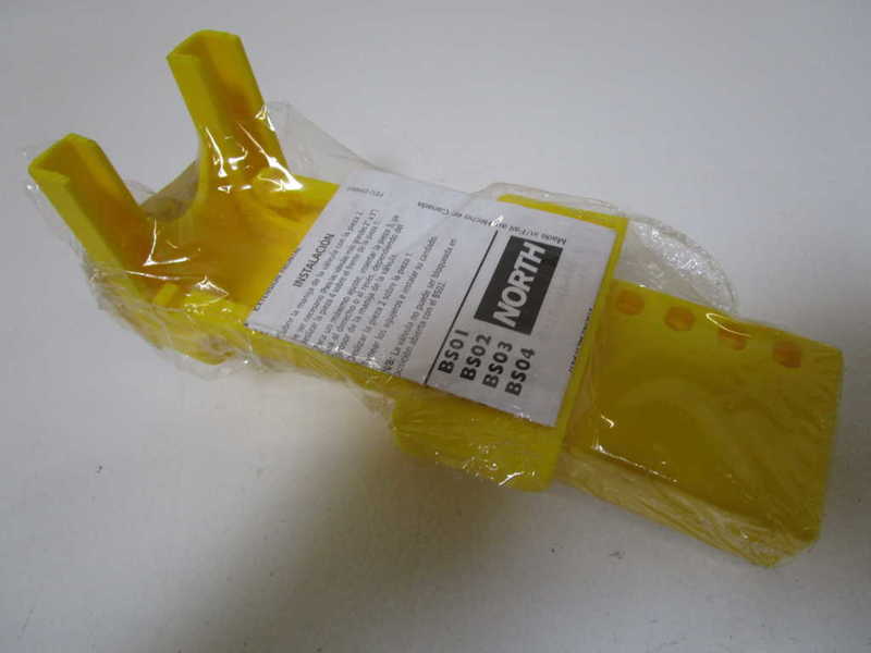 NORTH ELECTRICAL PLUG LOCK OUT (YELLOW) BS02Y NSNP