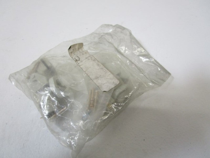 LOT OF 2 PLUG HOUSING MB29 NSNP IN BAG