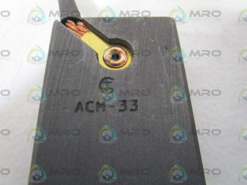 LOT OF 4 CARBON BRUSHES ACM-33 NSNP