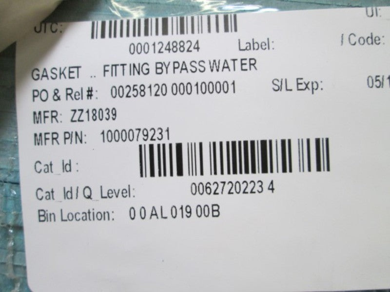 LOT OF 40 PASS WATER GASKET FITTING 627202234 NSNP