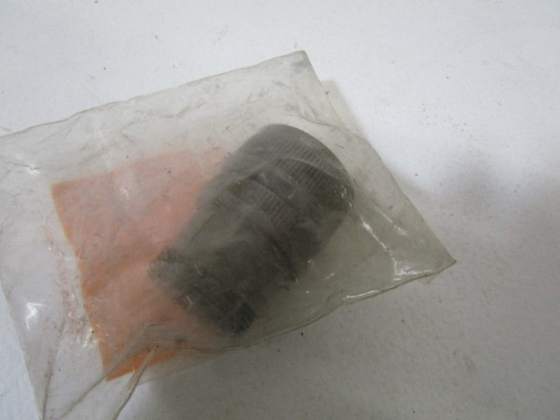ITT CANNON PIN PLUG MS3106B20-4P NSMP