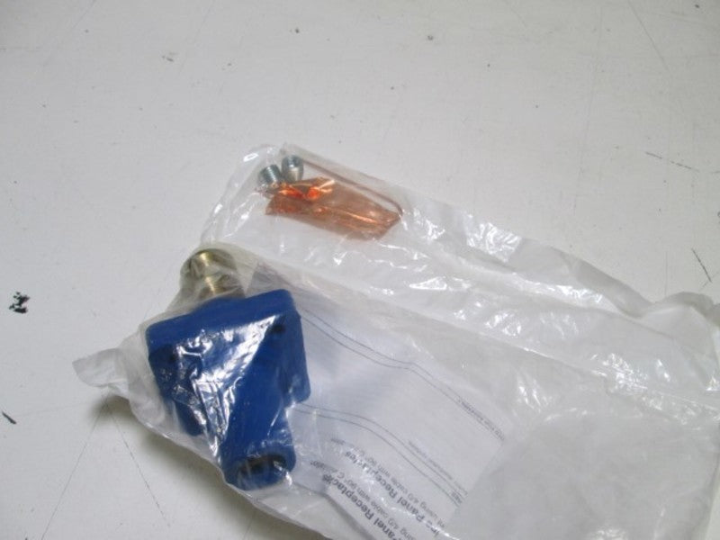 LOT OF 5 LEVITON RECEPTACLE 304-16R22-B (BLUE) NSMP