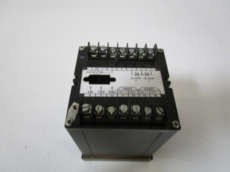 OMEGA CN6071A-J-F1 TEMPERATURE CONTROLLER 0-1400F UNMP