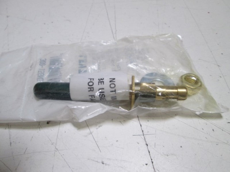 LEVITON PLUG 300-15GND-00M NSMP
