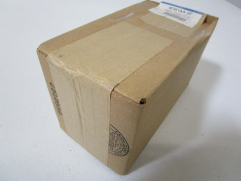 JOHNSON CONTROLS HUMIDITY CONTROLLER W/ DUCT SENSOR W351AA-2C NSFS