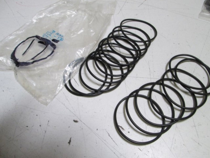 LOT OF 17 70 BUNA O-RING  SIZE 138 NSNP