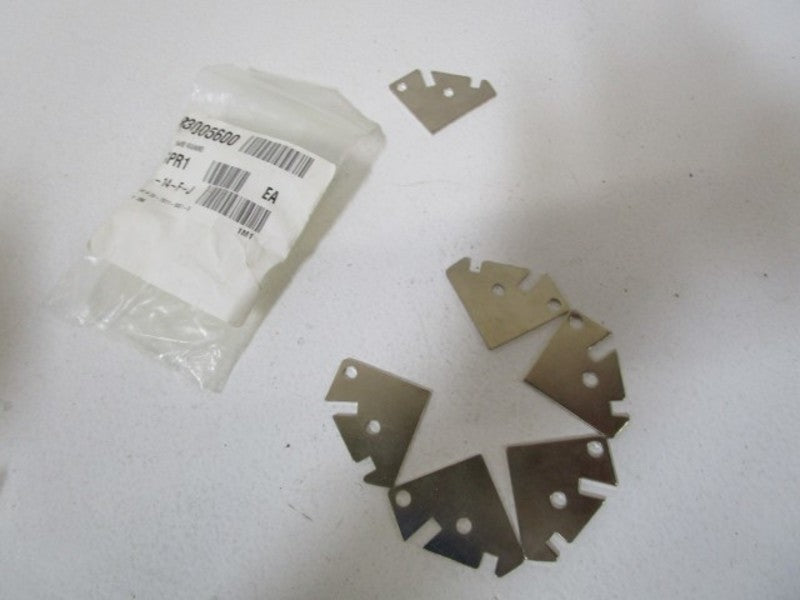 LOT OF 6 3M PLATE SUPPORT GUARD 70-7011-8451-0 NSNP