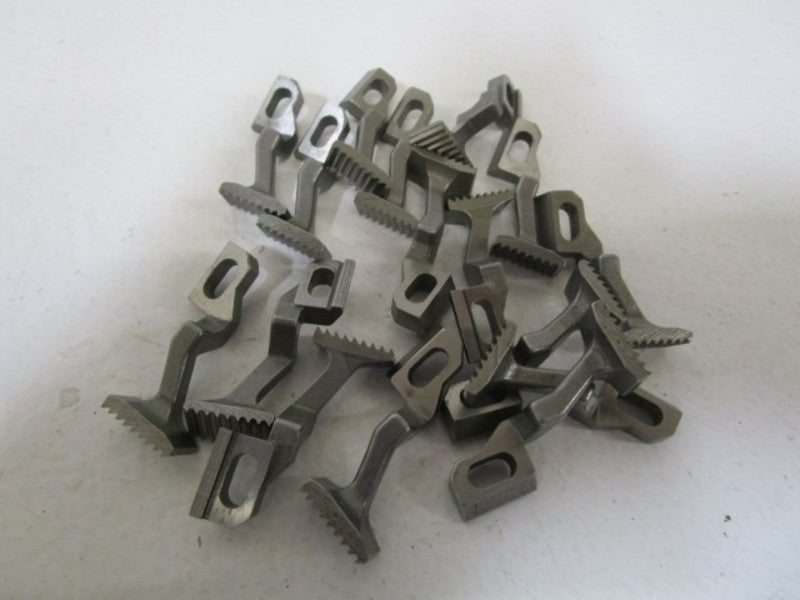 LOT OF 16 PEGASUS CORP. TOP FEED DOG 8S00679000009 NSNP