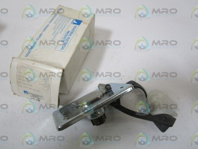 AMERACE RECEPTACLE 8704  NSMP