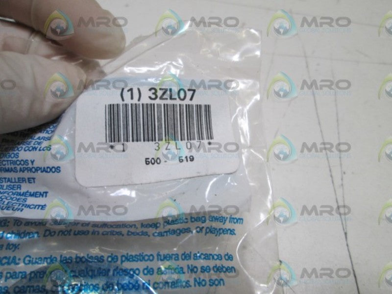 LEVITON FLUORESCENT HOLDER 3ZL07 NSMP