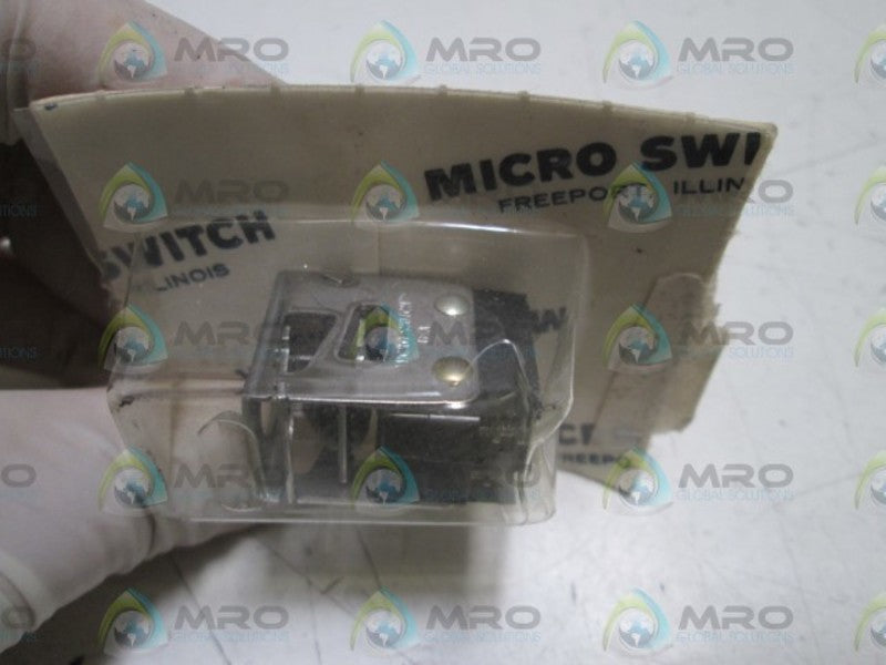 MICRO SWITCH SWITCH MODULE 2D2 ORIGINAL PACKAGE