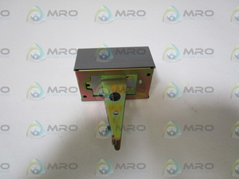 HONEYWELL LIMIT CONTROL MANUAL RESET L4029E 1227 NSMP