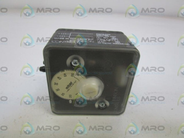 JOHNSON CONTROLS PRESSURE READER P33AB-9400 NSMP