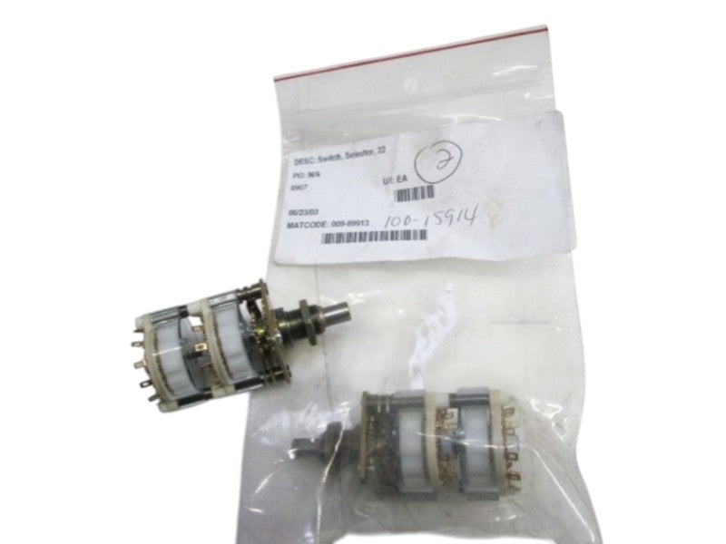 LOT OF 2 SELECTOR SWITCH 22 NSNP