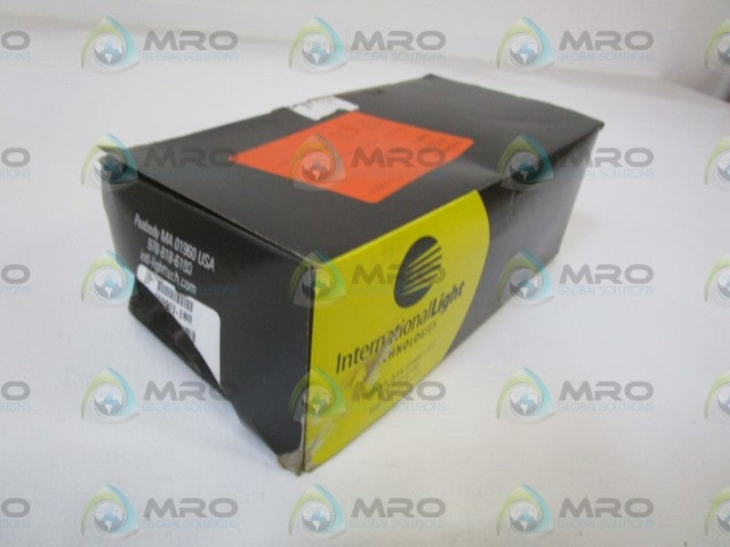 LOT OF 24 INTERNATIONAL LIGHT LAMPHOLDER H9901-180 NSMP