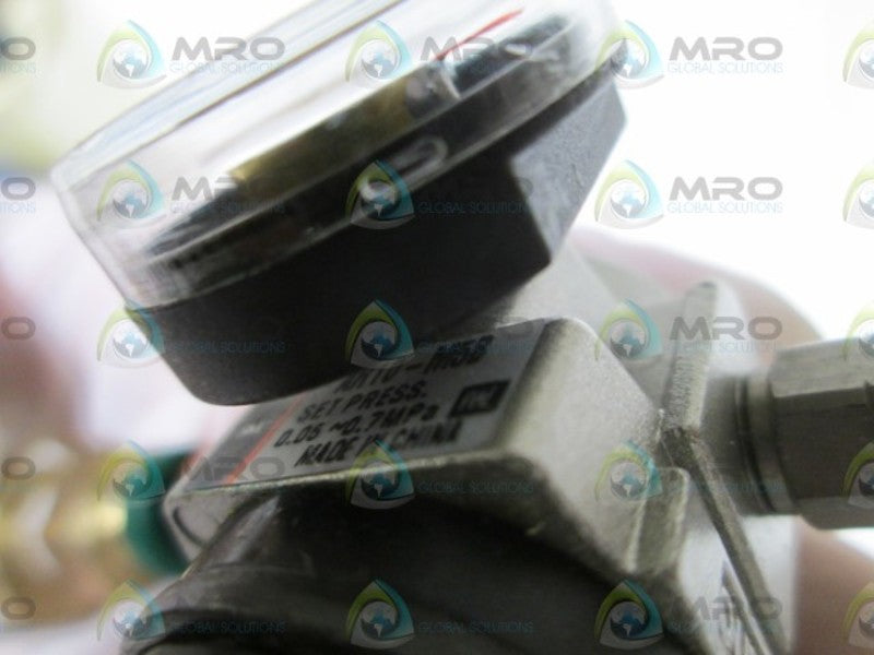 SMC REGULATOR AR10-M5B (AS PICTURED) UNMP