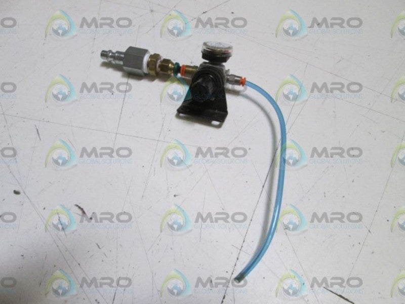SMC REGULATOR AR10-M5B (AS PICTURED) UNMP
