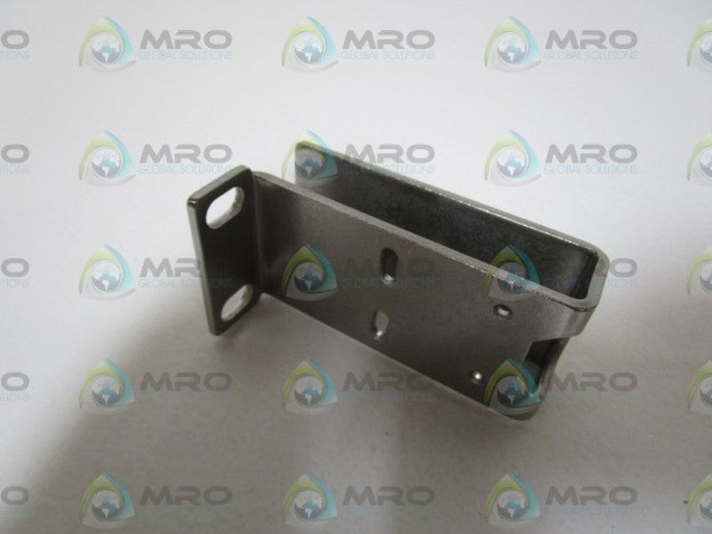 LOT OF 8 KEYENCE BRACKET ROBUST MOUNTING OP-87410 NSMP