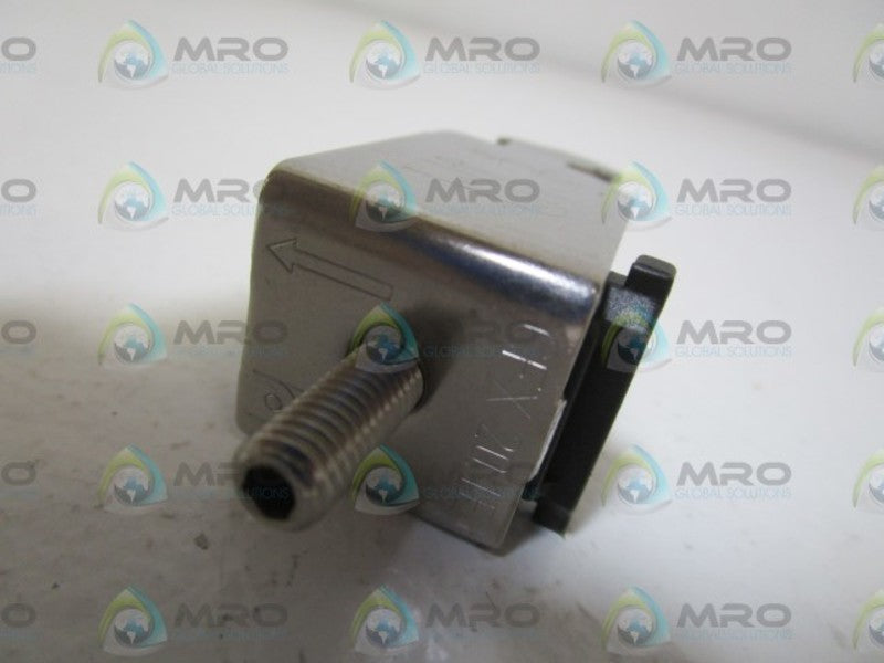 LOT OF 7 IGUS DOUBLE CLAMP CFX 20.1E NSNP