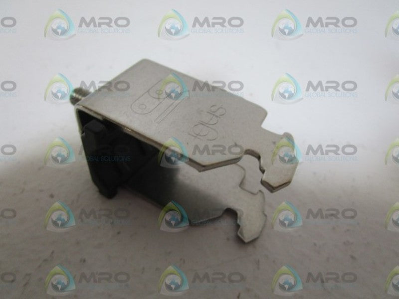 LOT OF 7 IGUS DOUBLE CLAMP CFX 20.1E NSNP