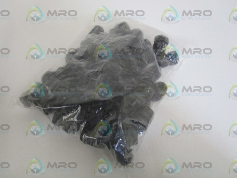 LOT OF 53 CONNECTORS PG 11 NSNP